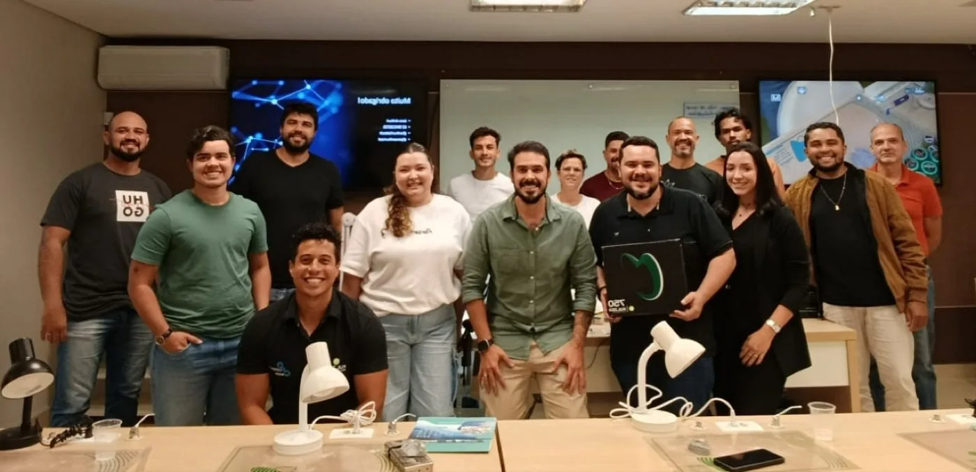 Turma completa de uma imersão presencial do Instituto Protética Dente reunida com os professores